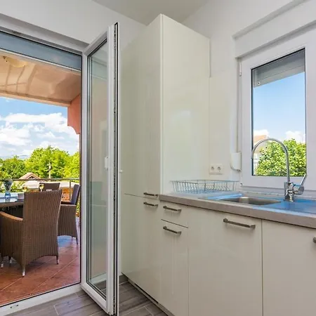 Trogrlic Apartment *