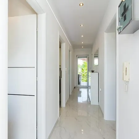 Trogrlic Apartment *