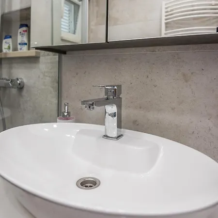 Apartment Trogrlic Privlaka (Zadar)