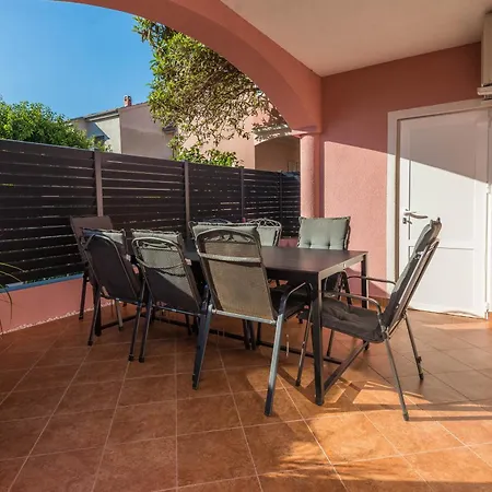 Apartment Trogrlic Privlaka (Zadar)