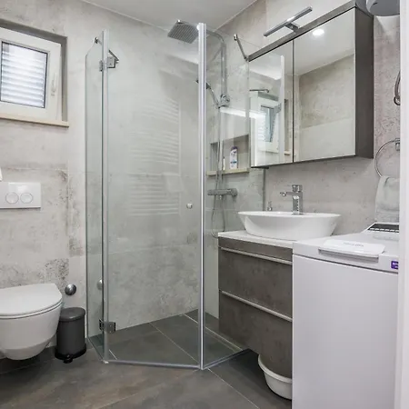 Trogrlic * プリヴラカ