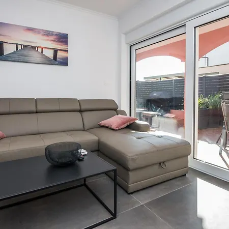 Trogrlic プリヴラカ