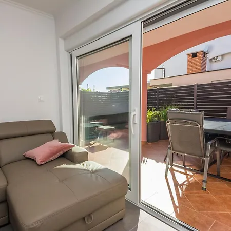 Trogrlic Apartman Privlaka