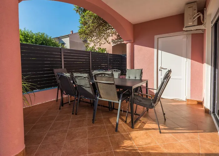Apartment Trogrlic Privlaka (Zadar)